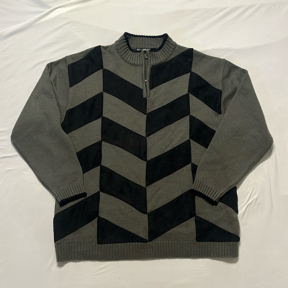 Men’s size Large 33% Wool Syllabes Sweater